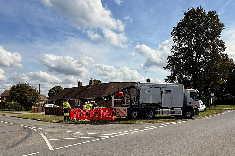 SGN engineers at work during a loss of supply incident in Aylesbury, Bucks